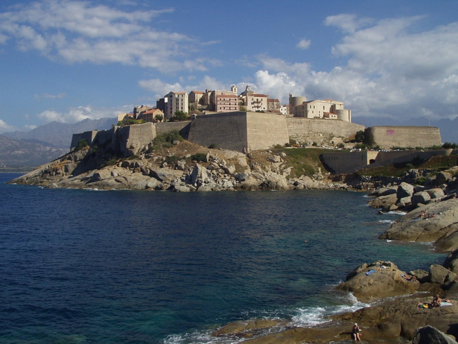 littoral corse près des campings 